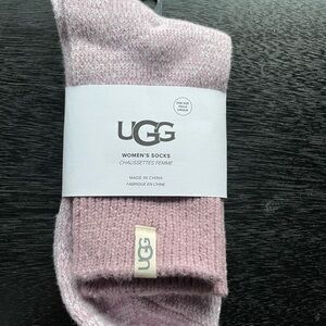 Authentic New UGG Women's Crew Socks One size (5-10) Pretty Light Pink Color!